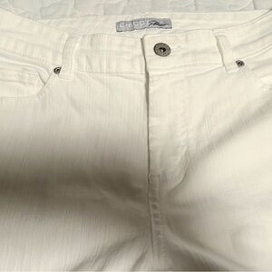 Chico's Platinum White Ankle Jeans 0.5 Short (US SIZE approx.small 6) 98% cotton